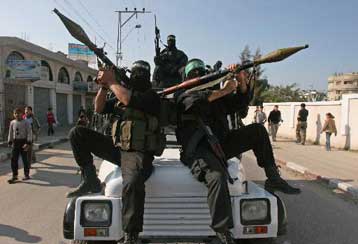 Πρόωρες εκλογές προκηρύσσει ο Αμπάς, «πραξικόπημα» απαντά η Χαμάς