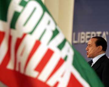 Σε εγχείριση στις ΗΠΑ θα υποβληθεί ο Σίλβιο Μπερλουσκόνι