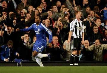 «Φωτιές» άναψε η Γουέστ Χαμ στην Μάντσεστερ, στο -2 πλησίασε η Τσέλσι