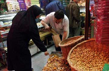 Το Ιράν θα αντικαταστήσει το δολάριο με το ευρώ στις διεθνείς συναλλαγές