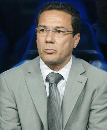 Ο Λουξεμπούργκο παραδέχεται το ενδιαφέρον του Ολυμπιακού και δεν αποκλείει