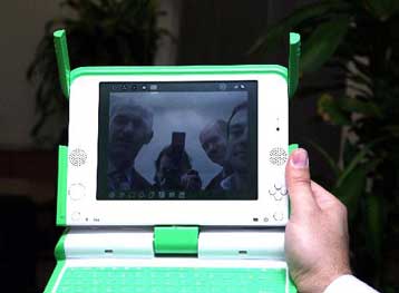 Δέκα χιλιάδες υπολογιστές αναμένεται να δοθούν σε μαθητές τον Σεπτέμβριο