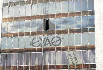 Η γαλλική Suez εκδήλωσε ενδιαφέρον για αύξηση του ποσοστού της στην ΕΥΑΘ