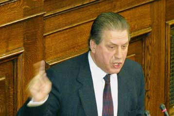 Δεν ικανοποιεί την αντιπολίτευση η συγγνώμη του Β.Πολύδωρα προς τον ΣΥΝ