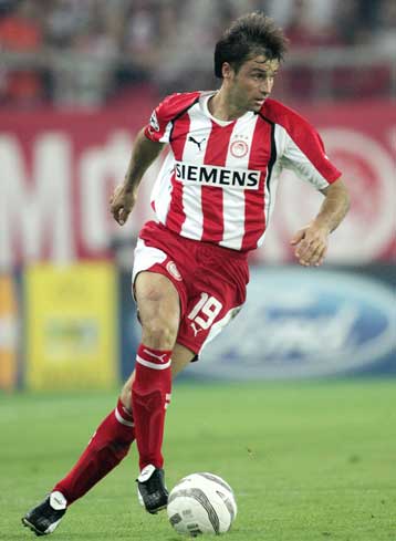 Με την ευχή να κατακτήσει ο Ολυμπιακός και πάλι το νταμπλ αποχαιρετά ο Κωστούλας