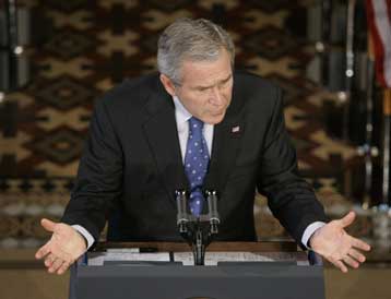 Δύσκολες επιλογές και νέες θυσίες φέρνει το 2007 για το Ιράκ, προειδοποιεί ο Μπους