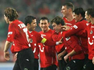 Αποκλεισμός – σοκ της Μπάγερν από την Ααχεν, συνεχίζουν Ανόβερο και Βόλφσμπουργκ