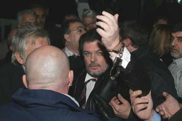 Κινητοποίηση του υπουργείου Εξωτερικών για τη σύλληψη του Γ.Μίχα