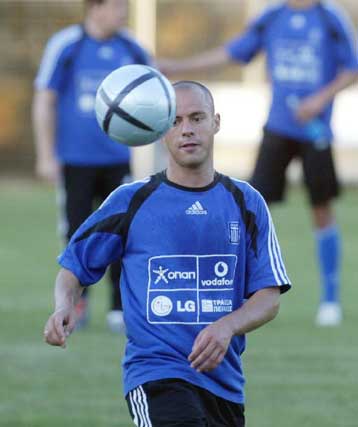 Διαψεύδει τα σενάρια περί μετακίνησής του στη Νιούκαστλ ο Στέλιος Γιαννακόπουλος