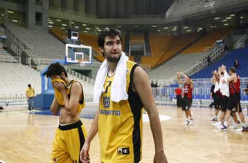 «Χριστουγεννιάτικος» τραυματισμός του Ταπούτου στο φιλικό της ΑΕΚ