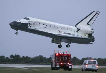 Όλα καλά στην προσγείωση του Discovery στο Ακρωτήριο Κανάβεραλ