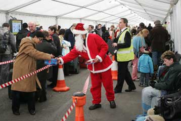 Επιτέλους Χριστούγεννα για τους χιλιάδες εγκλωβισμένους επιβάτες του Χίθροου