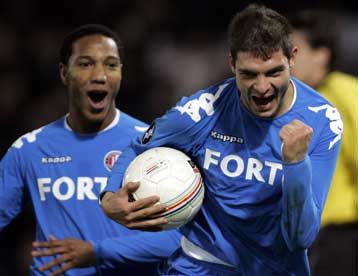 Ο Χαριστέας άνοιξε το δρόμο για τη νίκη της Φέγενορντ