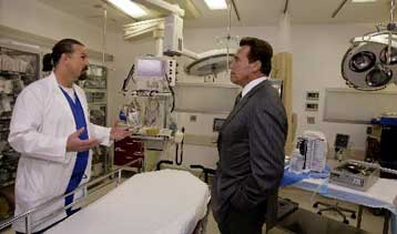 Πήγε για σκι και έφυγε με σπασμένο πόδι ο Αρνολντ Σβαρτσενέγκερ