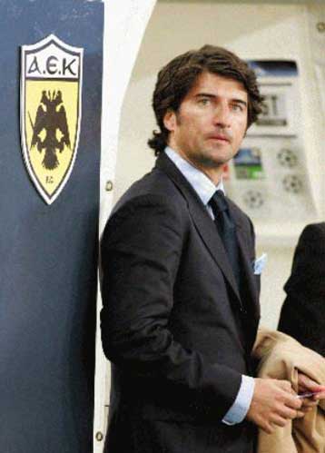 Για την απόκτηση σέντερ φορ και αριστερού μπακ κινείται η ΑΕΚ