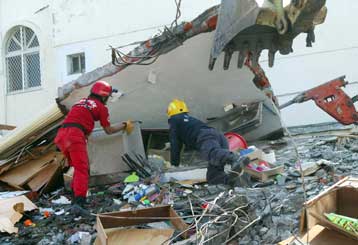 Tουλάχιστον δύο νεκροί και 42 τραυματίες από το σεισμό στην Ταϊβάν