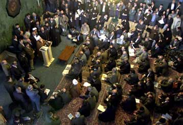 Το ιρανικό κοινοβούλιο ζητά επανεξέταση των σχέσεων με την ΙΑΕΑ