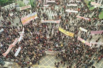 Σε μία λωρίδα κυκλοφορίας οι μικρές πορείες στο κέντρο της Αθήνας