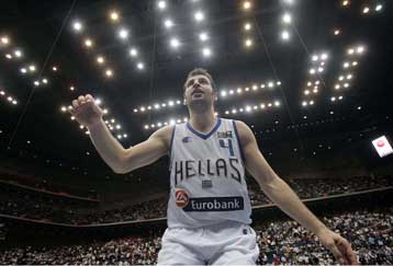 Κορυφαίος μπασκετμπολίστας στην Ευρώπη ο Θοδωρής Παπαλουκάς