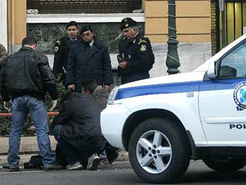 Παραμονή Πρωτοχρονιάς με άλλες τρεις ληστείες στην Αθήνα