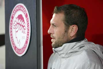 Αποχώρησε με ενοχλήσεις στο γόνατο ο Ανατολάκης