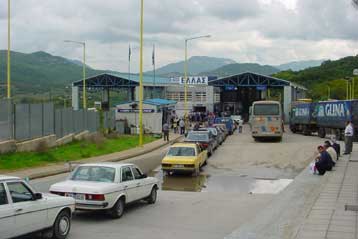 Πολύωρη ταλαιπωρία για χιλιάδες ταξιδιώτες στο τελωνείο της Κακαβιάς