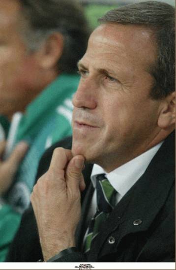 Δεν έχει παίκτες να… προπονήσει ο Μουνιόθ