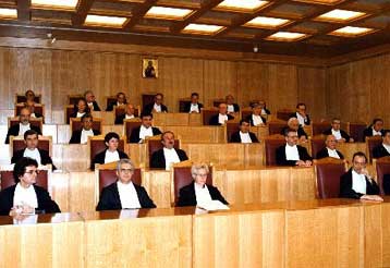 Υπό κρατική εποπτεία οι επιχειρήσεις που παρέχουν ζωτικής σημασίας αγαθά, λέει το ΣτΕ