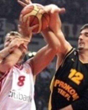 Γλυκοκοιτάζει την πρωτιά ο Ολυμπιακός μετά το 73-64 επί της Πρόκομ Τρεφλ