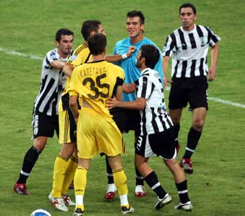 Σύγκρουση «Δικεφάλων» στην πρεμιέρα της Σούπερ Λίγκα για το 2007