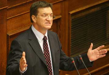 Διαφάνεια στη στράτευση λέει η κυβέρνηση, ερωτήματα του ΠΑΣΟΚ για τον αξιωματικό