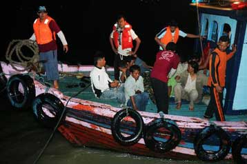 Επιζώντες του ναυαγίου στην Ινδονησία εντοπίστηκαν μετά από εννέα ημέρες