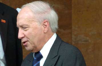 Την επομένη της επίσκεψης στην Αθήνα θα μεταβεί στα Σκόπια ο Μάθιου Νίμιτς