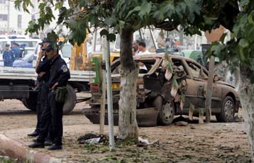 Επιθέσεις στη Γαλλία και στους συμμάχους της στην Αλγερία ζητά στέλεχος της Αλ Κάιντα