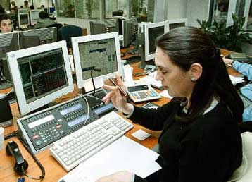 Προσφορές 9,3 δισ. ευρώ για το νέο δεκαετές ομόλογο