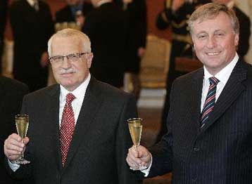 Νέα «συνταγή» για κυβέρνηση δοκιμάζει η Τσεχία μετά από επτά μήνες αδιεξόδου