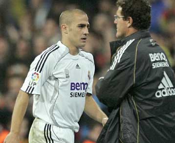 Ο τεμπέλης Ρονάλντο και ο αγνώριστος Καναβάρο σύμφωνα με τον Καπέλο