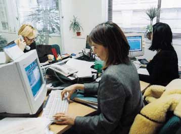 Αυξημένη η χρήση ηλεκτρονικών υπηρεσιών του υπουργείου Οικονομικών το 2006