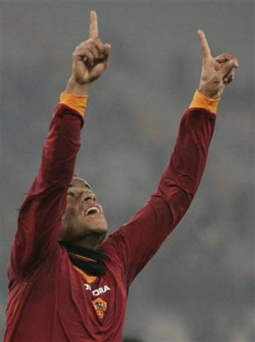 Ένα βήμα πιο κοντά στην τετράδα βρίσκονται Ρόμα και Σαμπντόρια