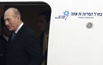 Με σκωπτική διάθεση αντιμετώπισε ο Ολμέρτ την «αναγνώριση» του Ισραήλ από τη Χαμάς