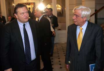 Κόντρα Παυλόπουλου-Βενιζέλου με αφορμή το «όχι» του ΣτΕ στο ΠΔ για την Αυτοδιοίκηση