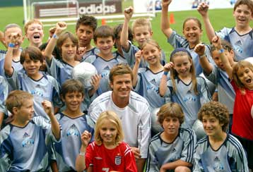 Στους Γκάλαξι του Λος Αντζελες υπέγραψε για πέντε χρόνια ο Ντέιβιντ Μπέκαμ