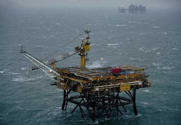 Συναγερμός σε εξέδρα πετρελαίου στη Βόρεια Θάλασσα λόγω ακυβέρνητου πλοίου