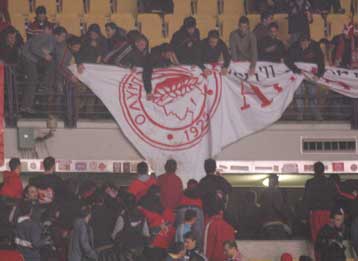 Εξηγήσεις από την Αστυνομία ζητά η ΚΑΕ Ολυμπιακός για τα δακρυγόνα στο ΣΕΦ