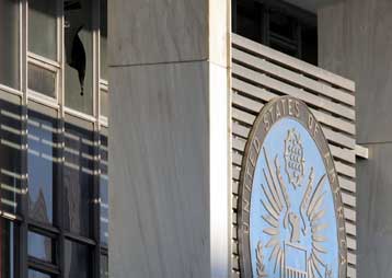 Επίθεση με ρουκέτα εναντίον της αμερικανικής πρεσβείας στην Αθήνα