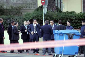 «Η τρομοκρατία δεν θα περάσει» δήλωσε ο Βύρων Πολύδωρας