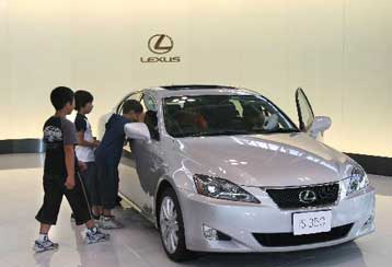 Πτώση 0,8% στις πωλήσεις αυτοκινήτων το 2006