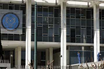 Στο γρίφο της ρουκέτας που έπληξε την αμερικανική πρεσβεία εστιάζουν οι Αρχές