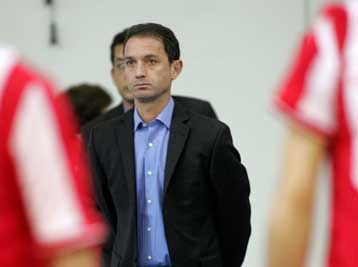 Με Νικολάκη στον πάγκο του ο Ολυμπιακός έως το τέλος της περιόδου