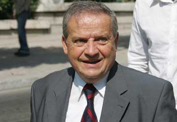 Την ανασύσταση της Δημοκρατικής Αναγέννησης ανακοίνωσε ο Στέλιος Παπαθεμελής